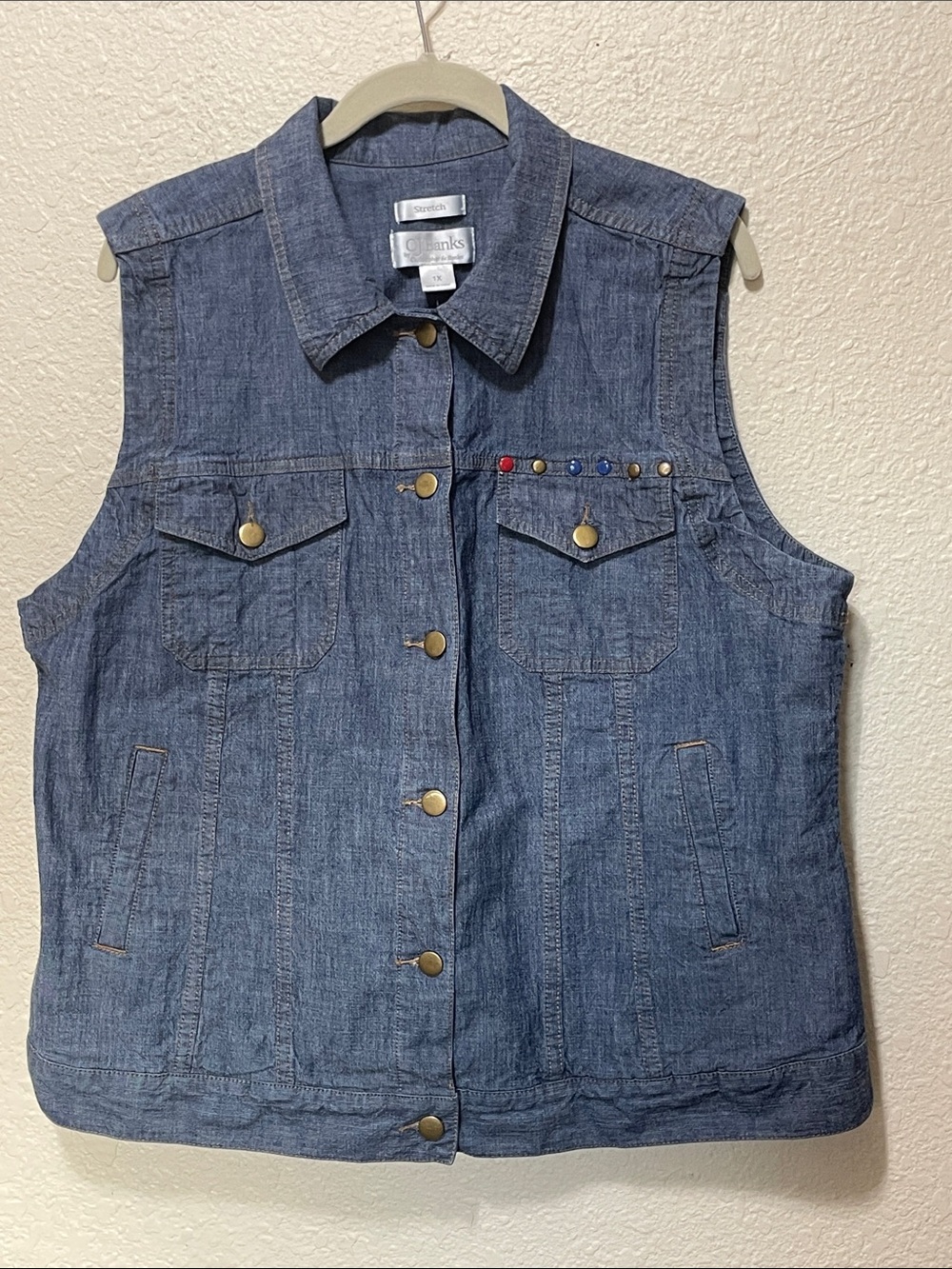 CJ BANKS Women's Blue Sleeveless Shirt/Vest With Heart Design. Good Condition.